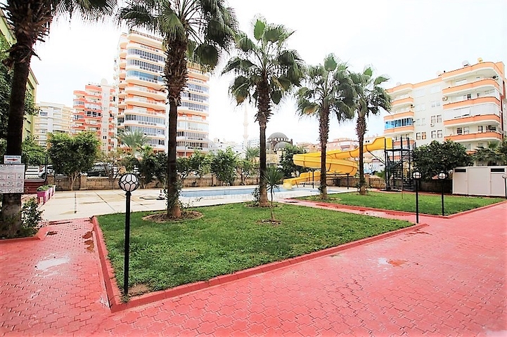 شقة عائلية واسعة - مفروشة - تصميم 1+3 - قريبة من الشاطئ في مهموتلار / الانيا 