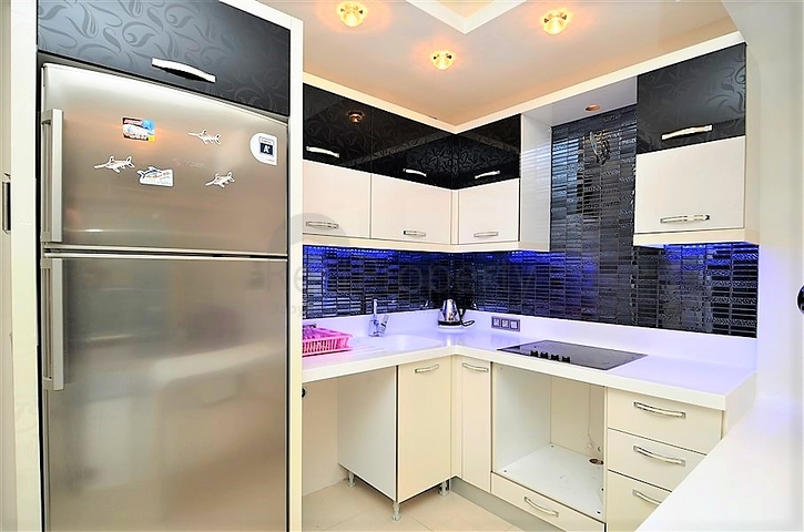 اسكن او استثمر - شقة فاخرة بتصميم غرفة وصالة ضمن مجمع 5 نجوم في الانيا 