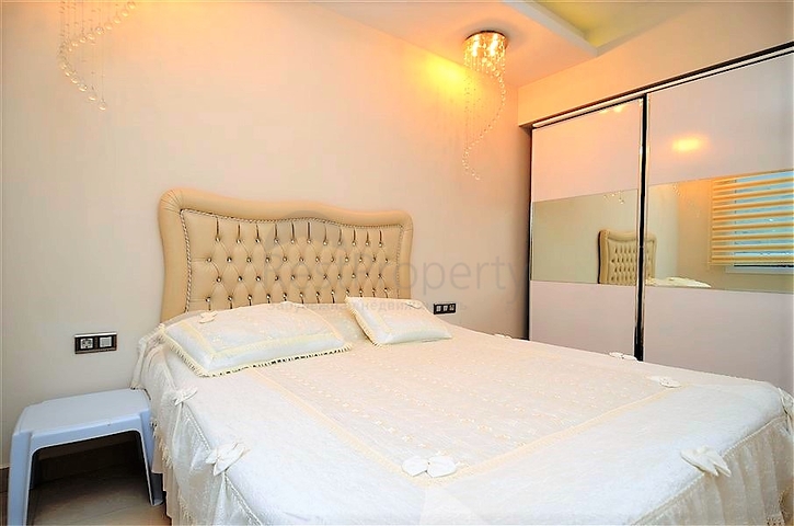 اسكن او استثمر - شقة فاخرة بتصميم غرفة وصالة ضمن مجمع 5 نجوم في الانيا 