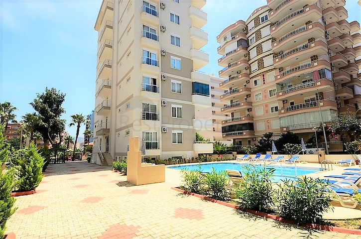 شقة من تصميم غرفة نوم وصالة - مؤثثة ضمن مجمع في منطقة حيوية ضمن مهموتلار