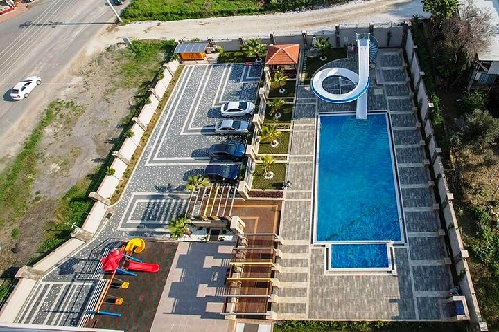 شقة فاخرة - مجمع سكني حديث - في مهموتلار / الانيا 