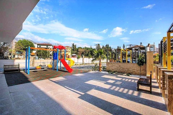 شقة فاخرة - مجمع سكني حديث - في مهموتلار / الانيا 