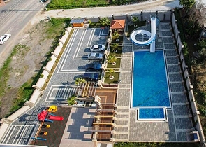 شقة فاخرة - مجمع سكني حديث - في مهموتلار / الانيا 