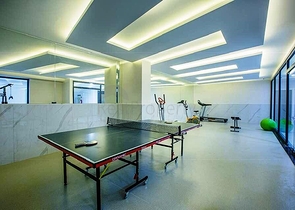 شقة فاخرة - مجمع سكني حديث - في مهموتلار / الانيا 