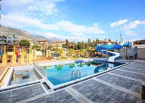 شقة فاخرة - مجمع سكني حديث - في مهموتلار / الانيا 