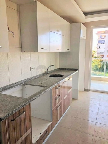 شقة غرفة نوم وصالة بسعر مميز في الانيا 