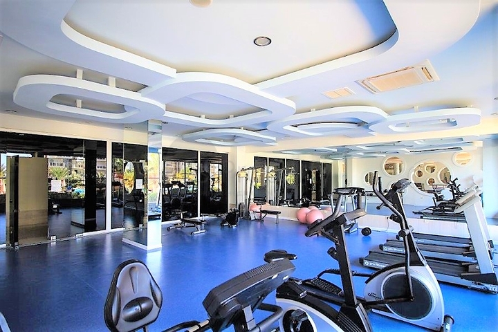 شقة غرفة وصالة مفروشة ضمن مجمع خمس نجوم في افسلار/ الانيا 