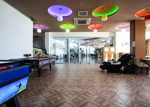 شقة غرفة وصالة مفروشة ضمن مجمع خمس نجوم في افسلار/ الانيا 