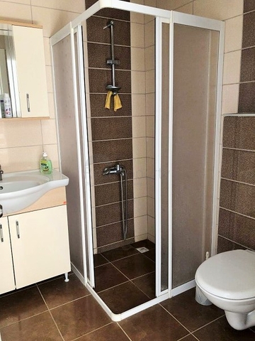 بتصميم غرفة نوم وصالة - شقة مؤثثة للبيع في مهموتلار - الانيا 