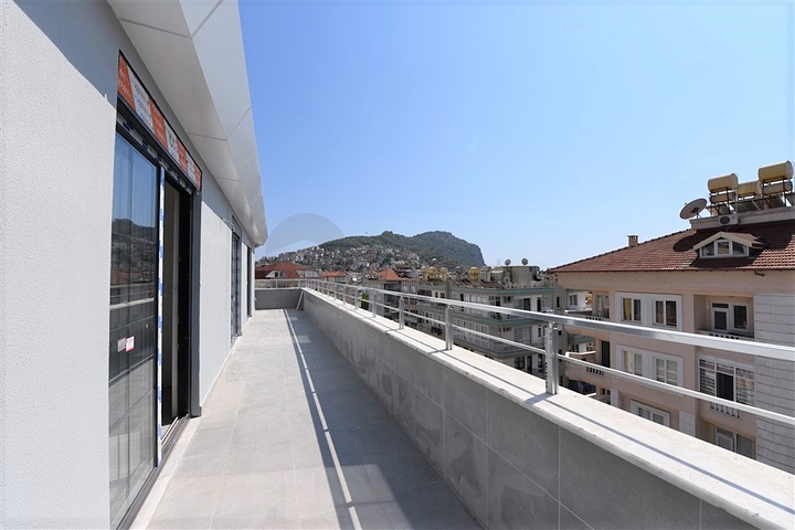 موقع مميز - دوبلكس عائلية 5 غرف وصالة - مركز الانيا 