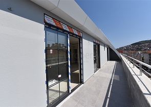 موقع مميز - دوبلكس عائلية 5 غرف وصالة - مركز الانيا 