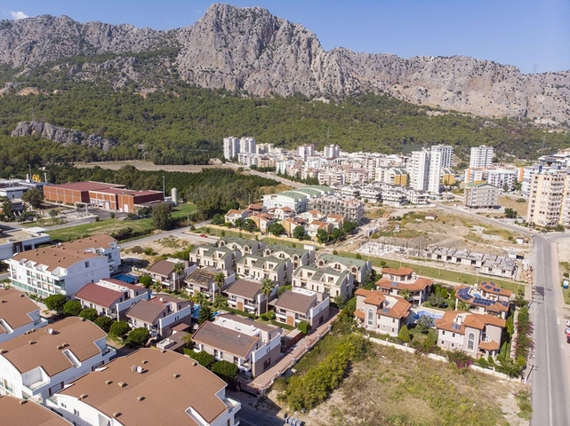 مشروع قيد الإنشاء في كونيالتي أنطاليا