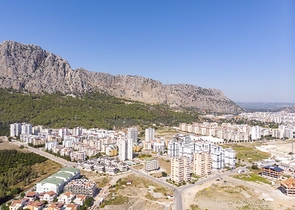 مشروع قيد الإنشاء في كونيالتي أنطاليا