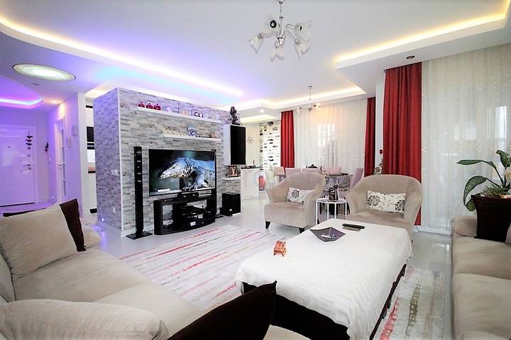 سعر مناسب - شقة ثلاث غرف وصالة في منطقة جيكجلي الراقية / الانيا 