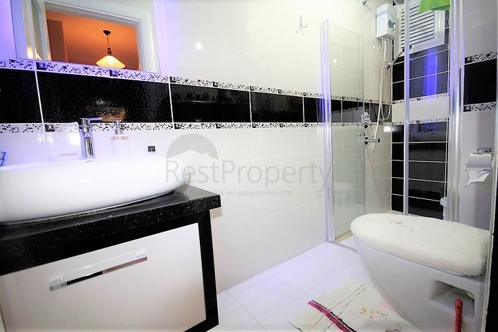 سعر مناسب - شقة ثلاث غرف وصالة في منطقة جيكجلي الراقية / الانيا 