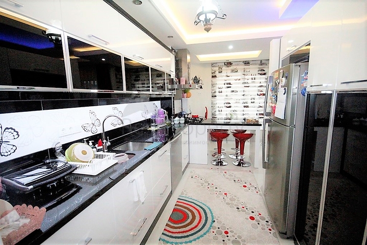 سعر مناسب - شقة ثلاث غرف وصالة في منطقة جيكجلي الراقية / الانيا 