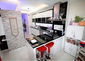 سعر مناسب - شقة ثلاث غرف وصالة في منطقة جيكجلي الراقية / الانيا 