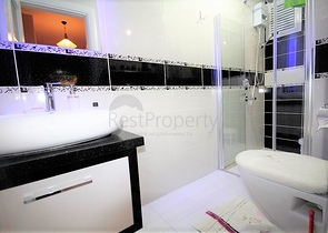 سعر مناسب - شقة ثلاث غرف وصالة في منطقة جيكجلي الراقية / الانيا 