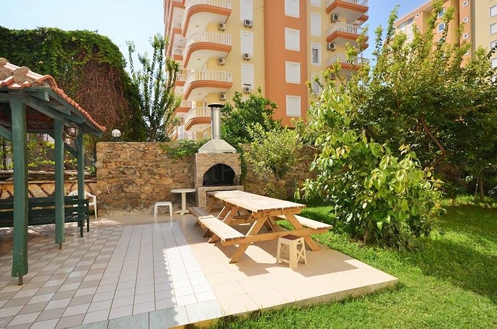 سعر اقتصادي - شقة غرفة وصالة - مفروشة - قريبة من البحر والخدمات - في منطقة مهموتلار / الانيا 