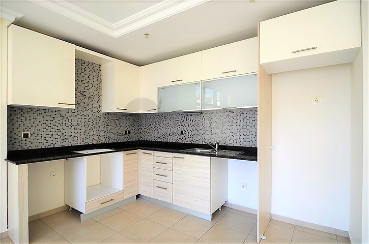 ضمن منطقة سكنية راقية - شقة غرفة وصالة في جيكجلي / الانيا 