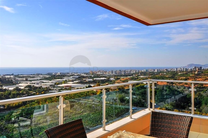 اطلالة بحر - مجمع بخدمات 5 نجوم - دوبلكس 3 غرفة وصالة - في منطقة كارجي جاك الجبلية / الانيا 