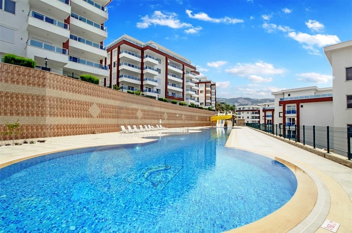 اطلالة بحر - مجمع بخدمات 5 نجوم - دوبلكس 3 غرفة وصالة - في منطقة كارجي جاك الجبلية / الانيا 