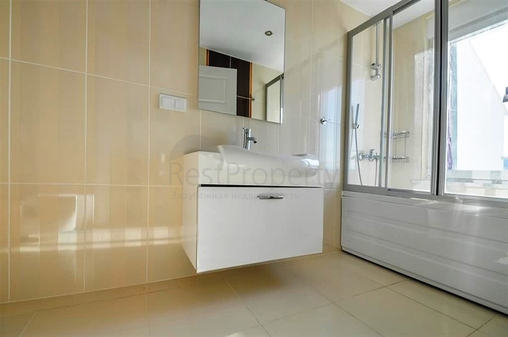 اطلالة بحر - مجمع بخدمات 5 نجوم - دوبلكس 3 غرفة وصالة - في منطقة كارجي جاك الجبلية / الانيا 