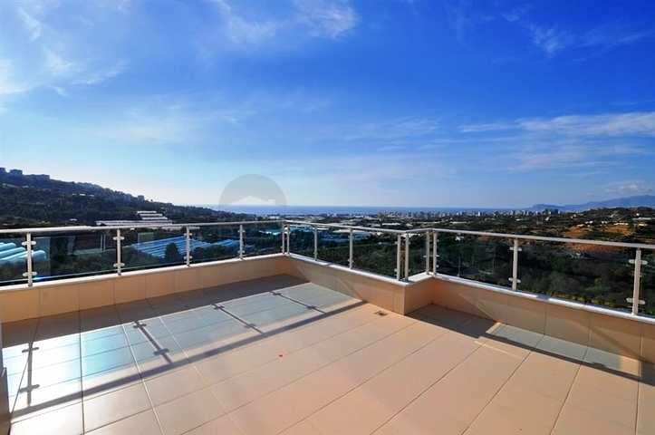 اطلالة بحر - مجمع بخدمات 5 نجوم - دوبلكس 3 غرفة وصالة - في منطقة كارجي جاك الجبلية / الانيا 