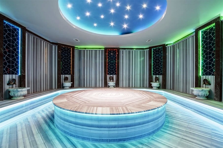 اطلالة بحر - مجمع بخدمات 5 نجوم - دوبلكس 3 غرفة وصالة - في منطقة كارجي جاك الجبلية / الانيا 