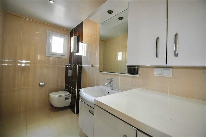 اطلالة بحر - مجمع بخدمات 5 نجوم - دوبلكس 3 غرفة وصالة - في منطقة كارجي جاك الجبلية / الانيا 