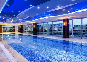 اطلالة بحر - مجمع بخدمات 5 نجوم - دوبلكس 3 غرفة وصالة - في منطقة كارجي جاك الجبلية / الانيا 