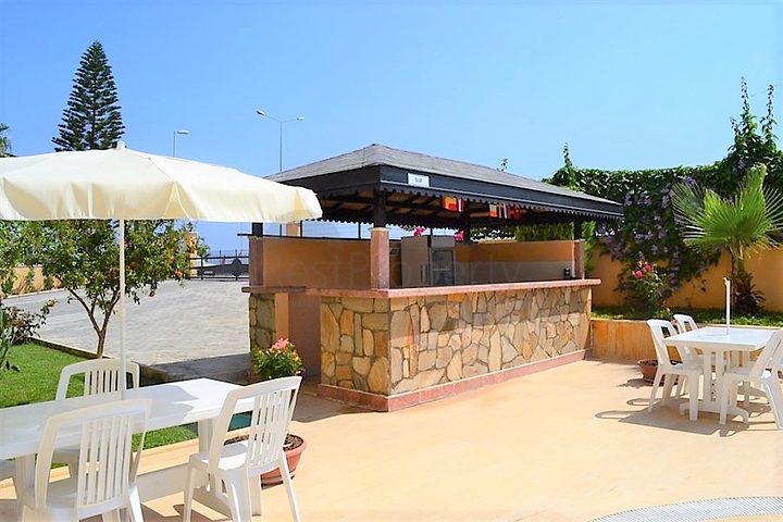 سعر مميز جدا - اطلالة بحر كاملة - شقة غرفتين وصالة في الانيا 