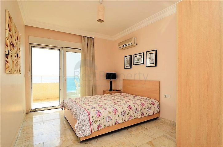 سعر مميز جدا - اطلالة بحر كاملة - شقة غرفتين وصالة في الانيا 