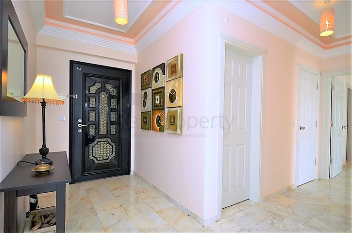 سعر مميز جدا - اطلالة بحر كاملة - شقة غرفتين وصالة في الانيا 