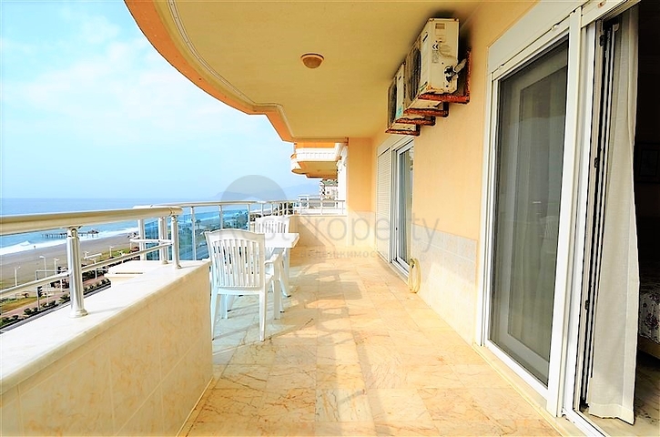 سعر مميز جدا - اطلالة بحر كاملة - شقة غرفتين وصالة في الانيا 