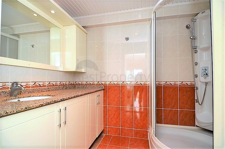 سعر مميز جدا - اطلالة بحر كاملة - شقة غرفتين وصالة في الانيا 