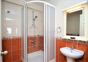 سعر مميز جدا - اطلالة بحر كاملة - شقة غرفتين وصالة في الانيا 