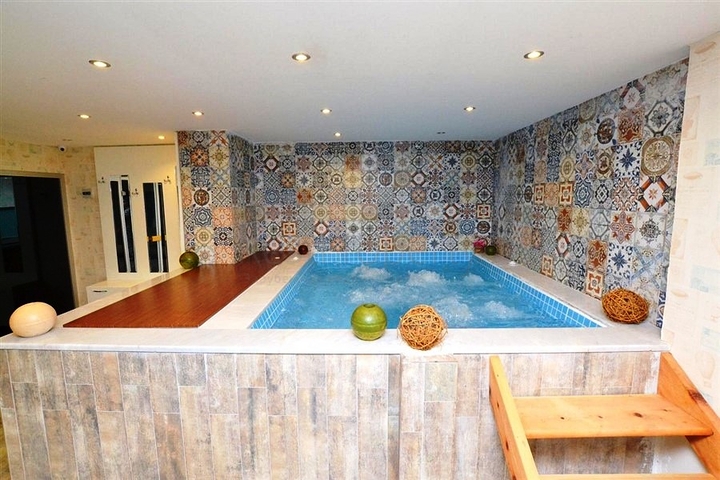 شقة غرفتين وصالة مفروشة ضمن مجمع خمس نجوم في مهموتلار / الانيا 