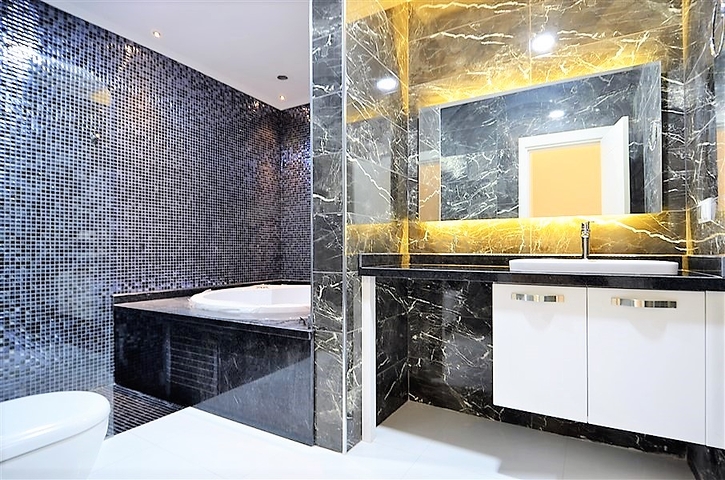 شقة دوبلكس باطلالة مفتوحة ، ضمن مجمع سكني بخدمات متكاملة قريب من البحر في كارجي جاك / الانيا