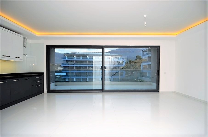 شقة دوبلكس باطلالة مفتوحة ، ضمن مجمع سكني بخدمات متكاملة قريب من البحر في كارجي جاك / الانيا