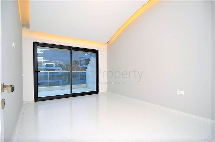 شقة دوبلكس باطلالة مفتوحة ، ضمن مجمع سكني بخدمات متكاملة قريب من البحر في كارجي جاك / الانيا