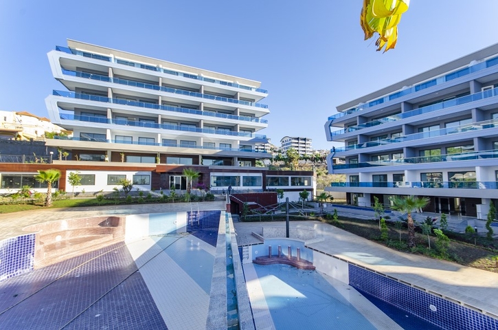 شقة دوبلكس باطلالة مفتوحة ، ضمن مجمع سكني بخدمات متكاملة قريب من البحر في كارجي جاك / الانيا