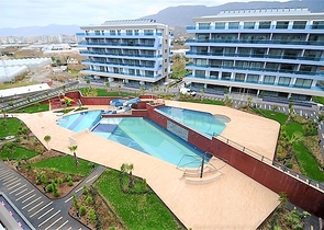 شقة دوبلكس باطلالة مفتوحة ، ضمن مجمع سكني بخدمات متكاملة قريب من البحر في كارجي جاك / الانيا