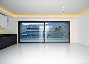 شقة دوبلكس باطلالة مفتوحة ، ضمن مجمع سكني بخدمات متكاملة قريب من البحر في كارجي جاك / الانيا