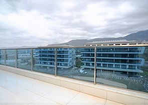 شقة دوبلكس باطلالة مفتوحة ، ضمن مجمع سكني بخدمات متكاملة قريب من البحر في كارجي جاك / الانيا