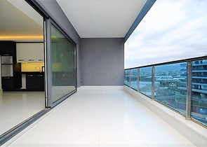 شقة دوبلكس باطلالة مفتوحة ، ضمن مجمع سكني بخدمات متكاملة قريب من البحر في كارجي جاك / الانيا