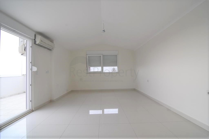 دوبلكس تصميم 4+1 في مجمع حديث ذو بنية تحتية ممتازة ، في كاستل / الانيا