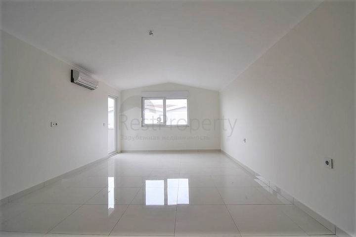 دوبلكس تصميم 4+1 في مجمع حديث ذو بنية تحتية ممتازة ، في كاستل / الانيا