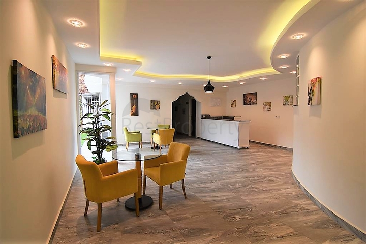 دوبلكس تصميم 4+1 في مجمع حديث ذو بنية تحتية ممتازة ، في كاستل / الانيا