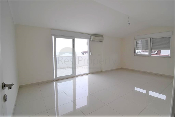 دوبلكس تصميم 4+1 في مجمع حديث ذو بنية تحتية ممتازة ، في كاستل / الانيا